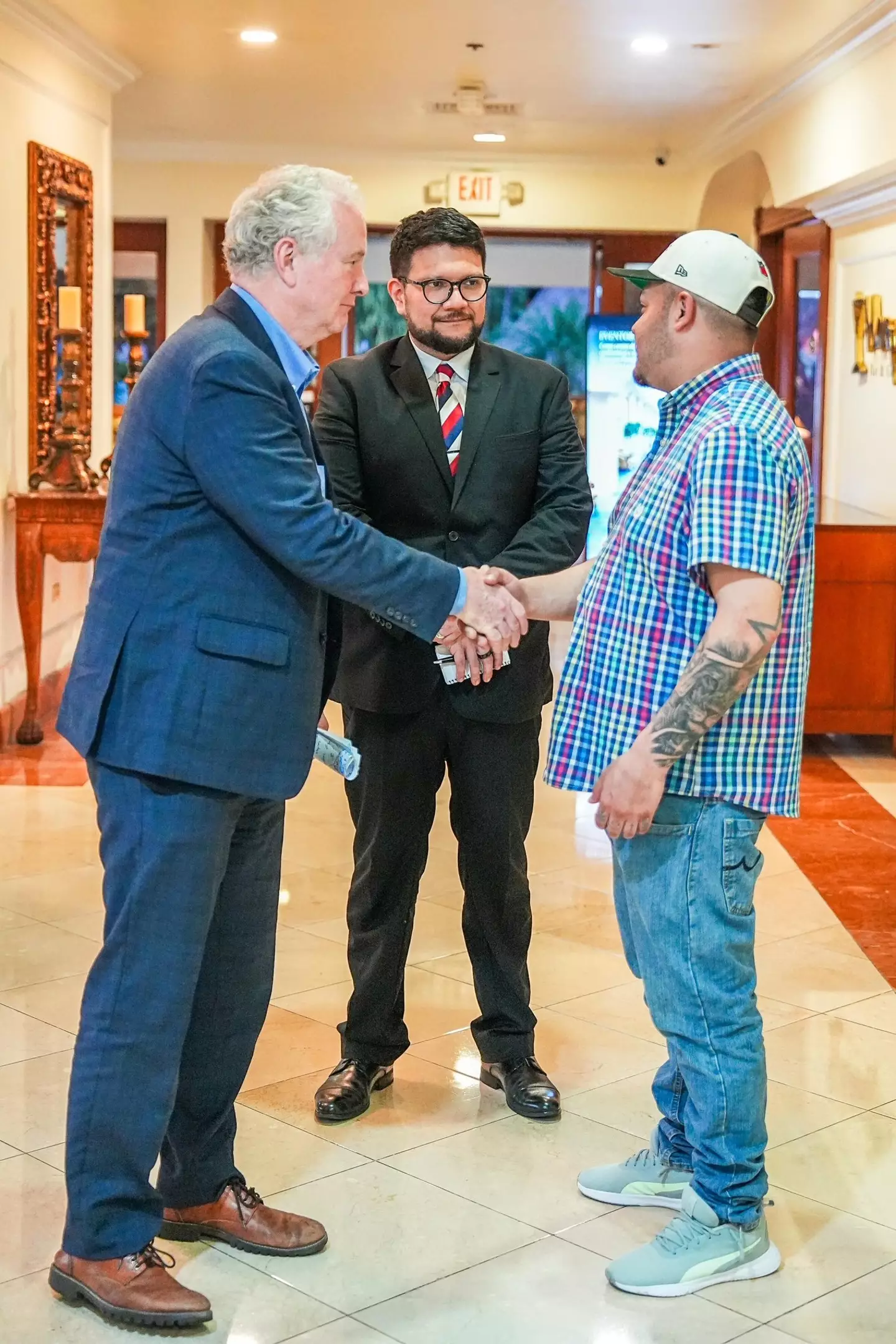 President Nayib Bukele shared a picture of Kilmar Armando Abrego Garcia on his Twitter which appears to show he does not have 'M S 1 3' tattooed on the knuckles (X/@nayibbukele)