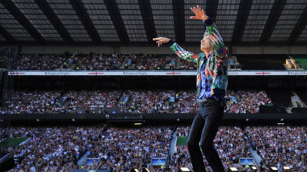 Mick Jagger performs at Twickenham in 2018
